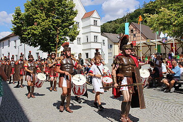 Römer und Germanen beim Limesfest 2022