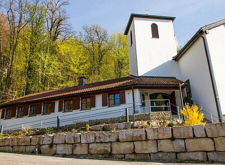 Außenansicht der Christuskirche Kipfenberg