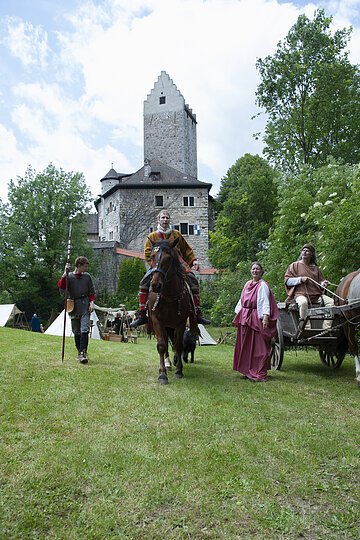 Limesritt vor Burg