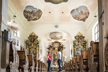 Deckenfresko der Wallfahrtskirche Heilig Kreuz in Schambach