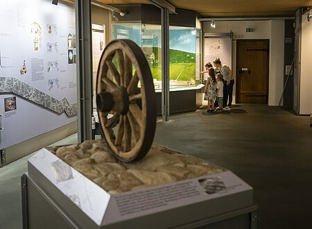 Römer am Limes und Völkerwanderungszeit im Erdgeschoss des Römer und Bajuwaren Museum Kipfenberg