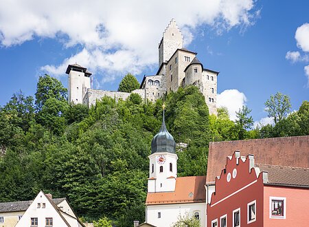 Burg und Kirche in Kipfenberg