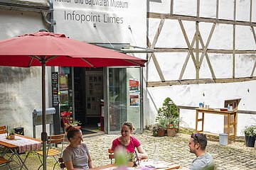 Biergarten des Römer und Bajuwaren Museums Kipfenberg