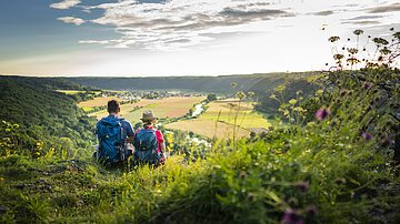 Blick auf Altmühltal vom Michelsberg Kipfenberg Abends am Michelsberg