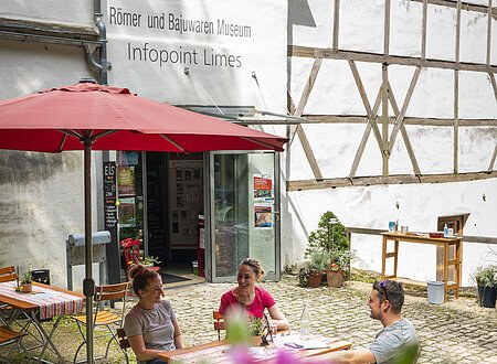 Biergarten des Römer und Bajuwaren Museums Kipfenberg