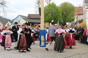 Heimat- und Volkstrachtenverein Kipfenberg_Maitanz